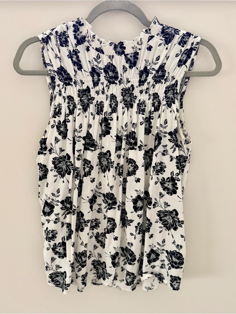 Philosophy Black and White Floral Sleeveless Smocked Top